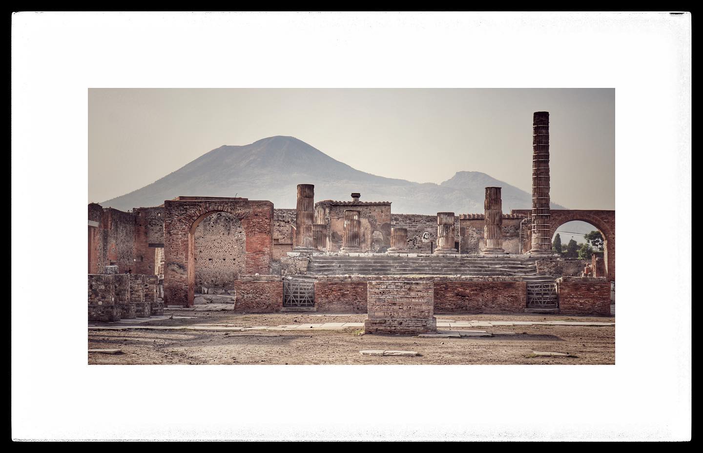 79d.C. E poi il silenzio #silence #pompei #vesuvio #forodipompei #summercolors #italia