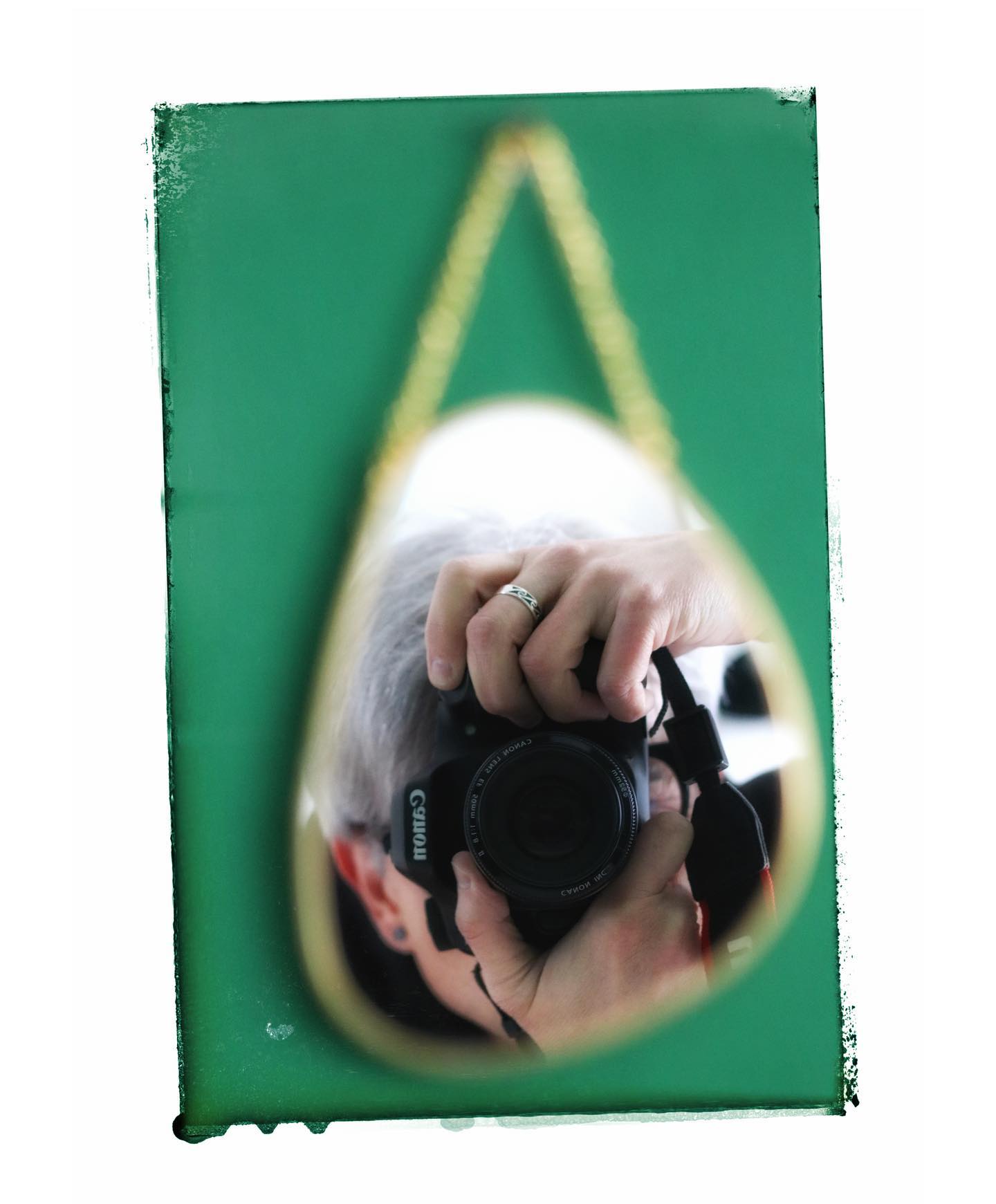 “Pirla allo specchio” #pirla #mirror #specchio #green #canon #pasqua