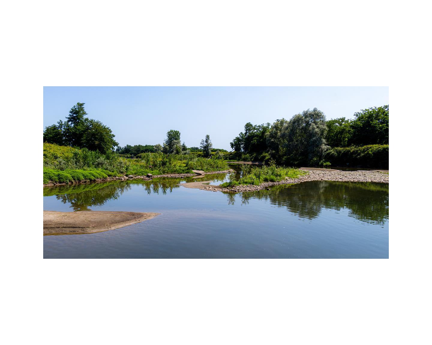 Talvolta non cè un perché 

#blue 
#river 
#sky 
#trees 
#why