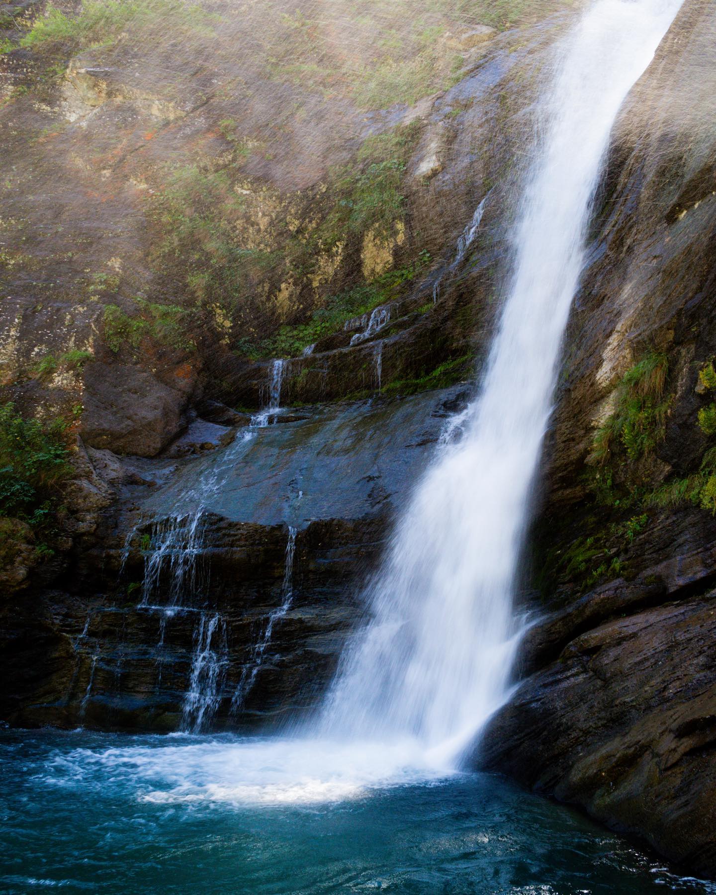 Alagna Valsesia

#alagna 
#alagnavalsesia 
#waterfall 
#blue 
#water 
#otro 
#alps 
#canon