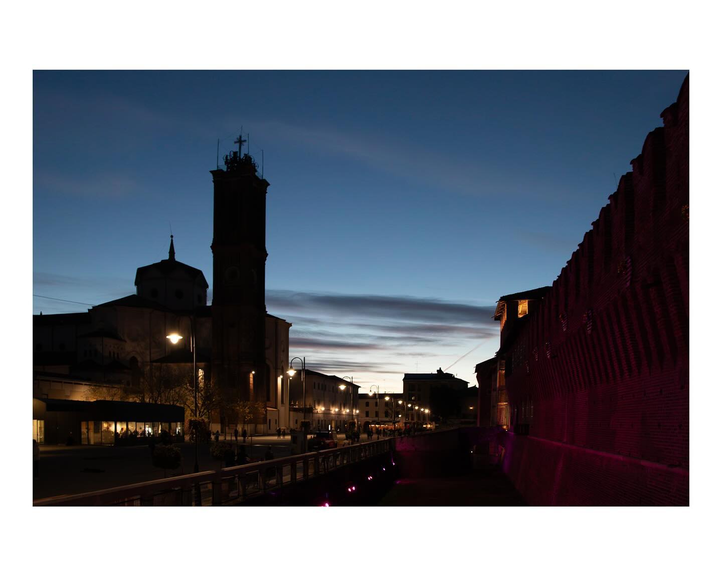 When the night comes #galliate #canon #sigmalens #igersgalliate #mercatinidinatale