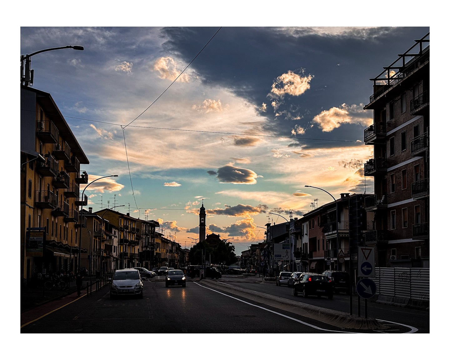 Let’s Start Again

#sky
#sunset
#clouds
#road
#galliate 
#cars
#blue